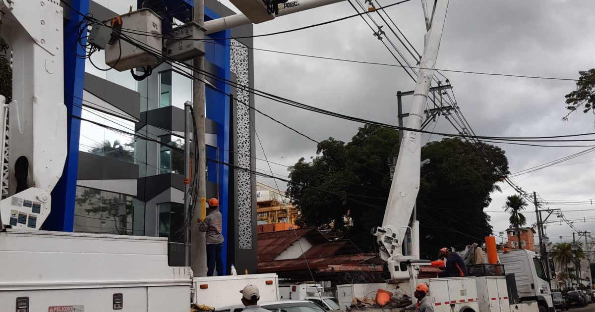 INSTALACION DE POSTERIA Y TRANSFORMADOR