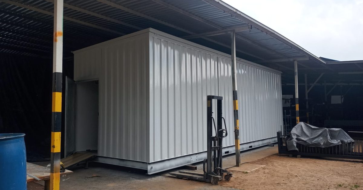 SHELTER DE COMUNICACION